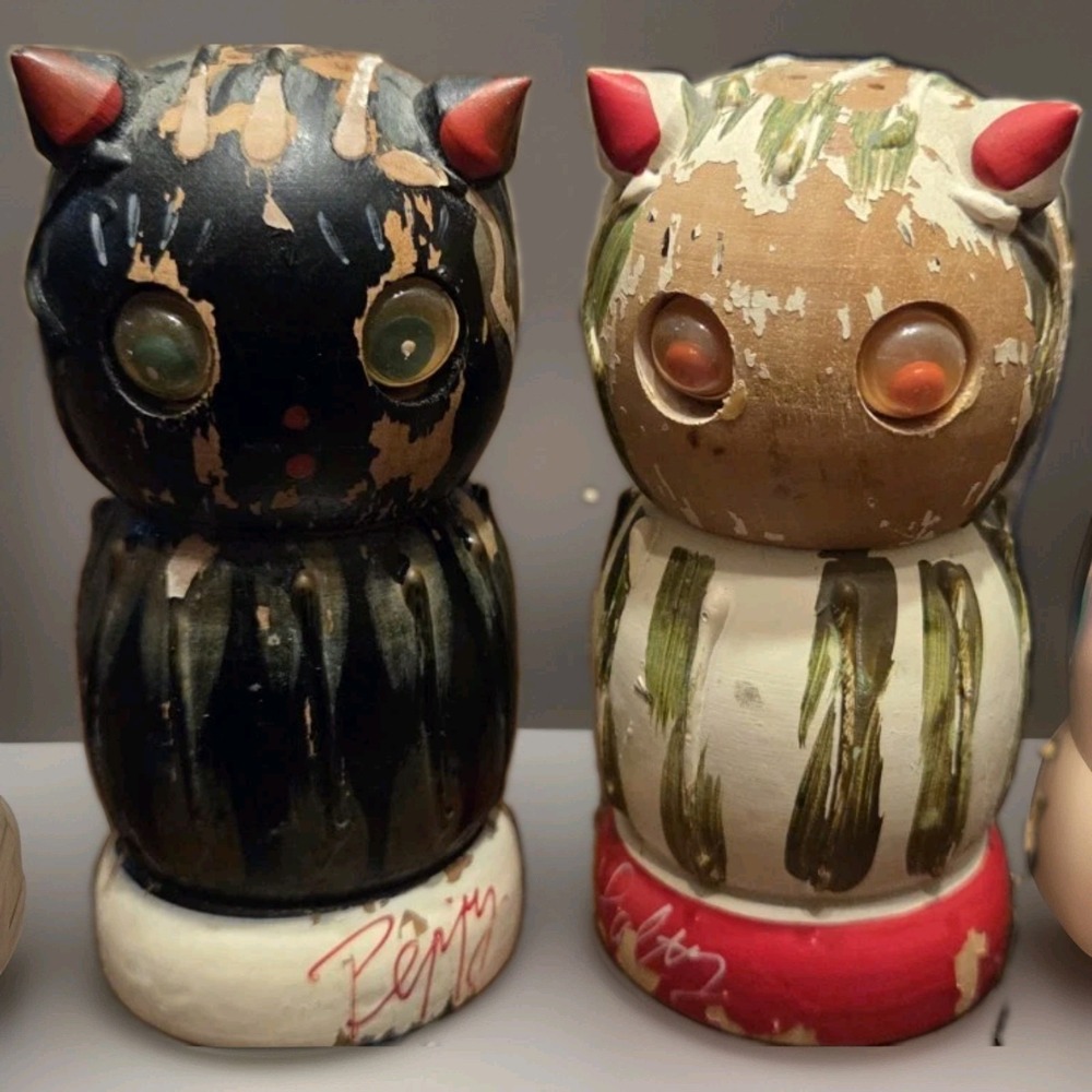 Vintage Wood Horned Owl Salt & Pepper Shakers Grinders Hand Painted Folk Art